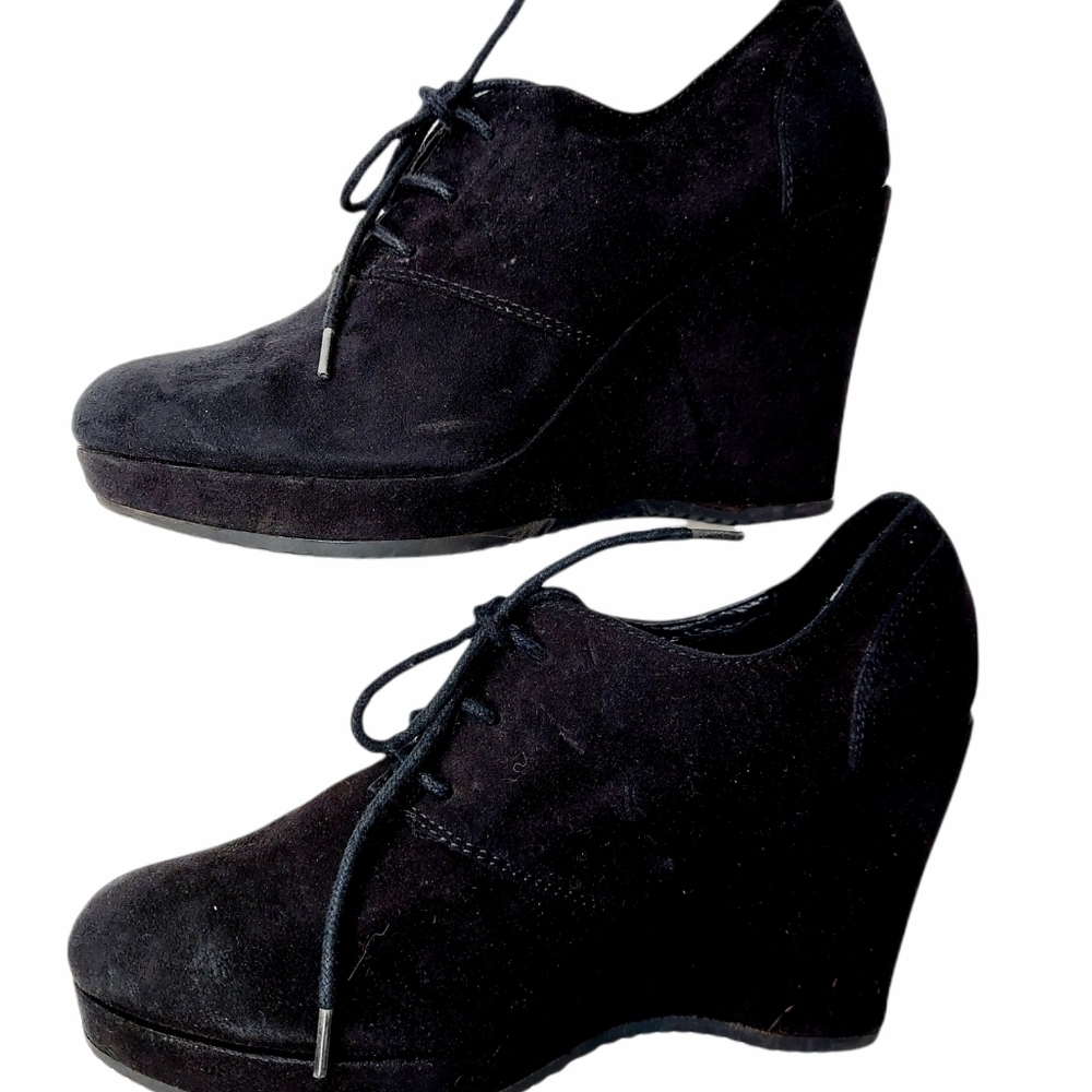 Xappeal Black Suede Wedge Lace Shoe Bootie Size 8